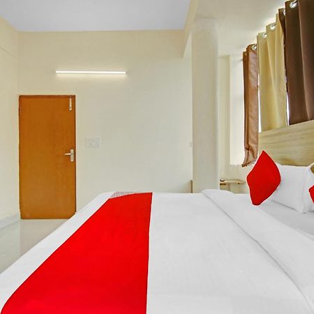 Oyo Flagship 80772 Hotel The Grand Rdc Ghaziabad Exterior photo