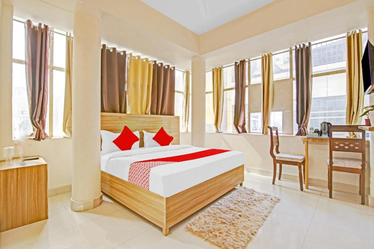 Oyo Flagship 80772 Hotel The Grand Rdc Ghaziabad Exterior photo