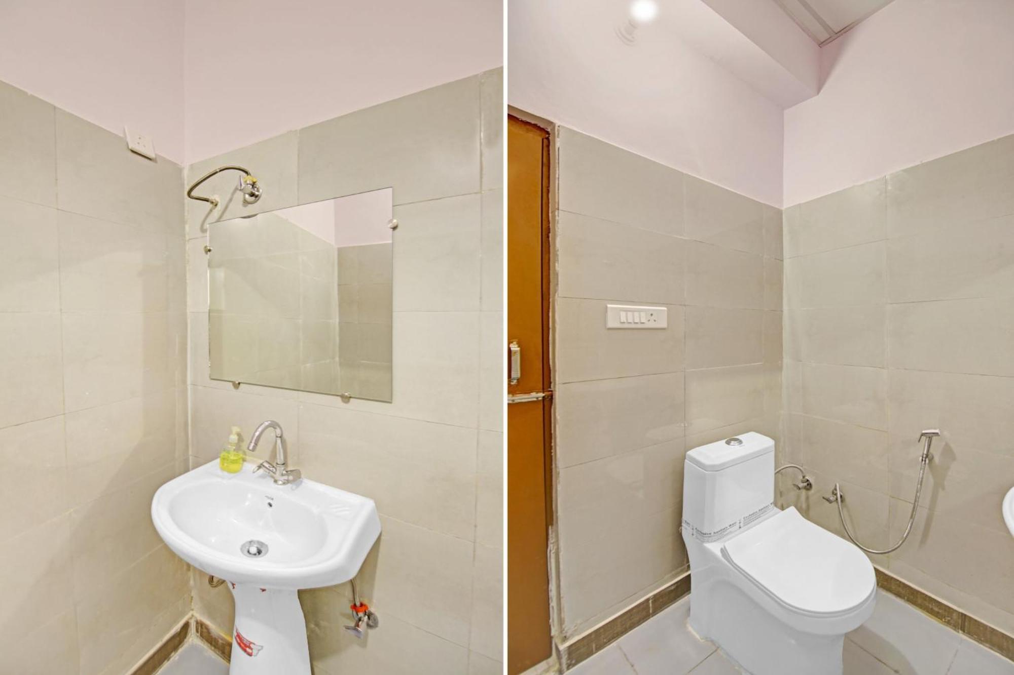 Oyo Flagship 80772 Hotel The Grand Rdc Ghaziabad Exterior photo