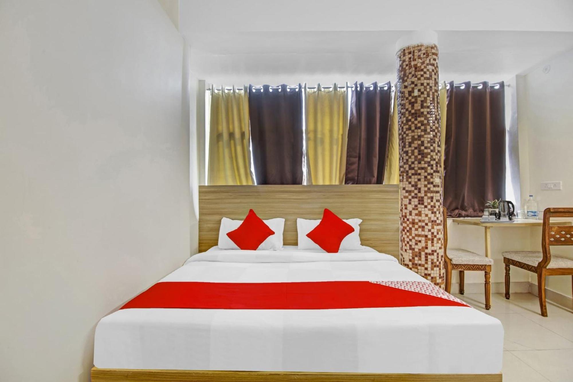 Oyo Flagship 80772 Hotel The Grand Rdc Ghaziabad Exterior photo