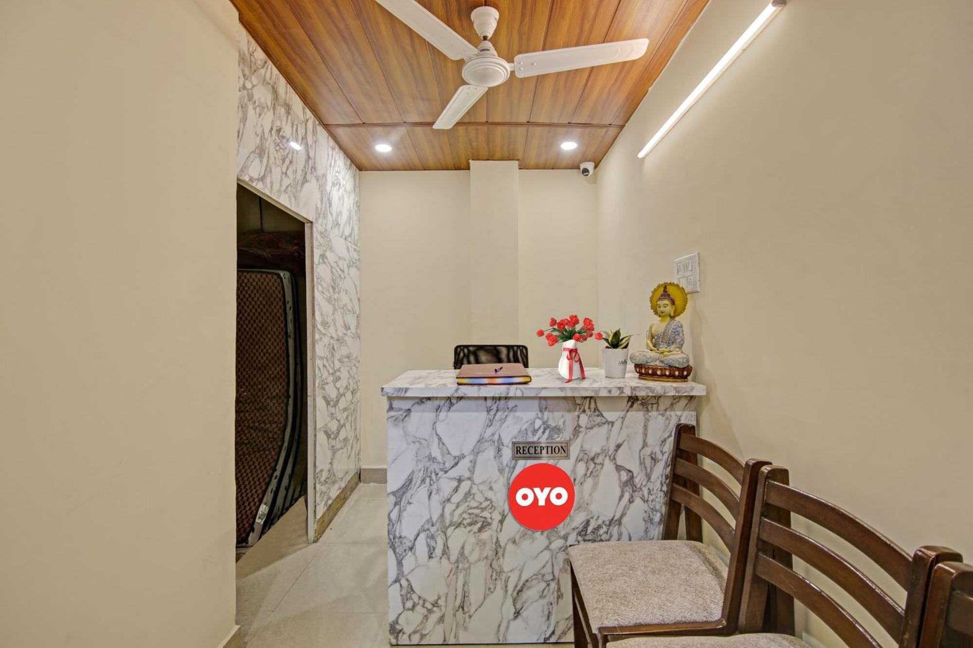 Oyo Flagship 80772 Hotel The Grand Rdc Ghaziabad Exterior photo