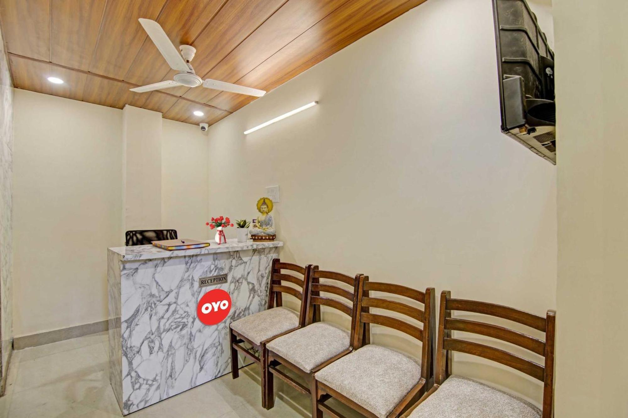 Oyo Flagship 80772 Hotel The Grand Rdc Ghaziabad Exterior photo